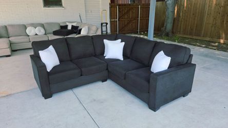 Sectional Couch Brand New Condition Super Clean And Comfortable No pets or smoke