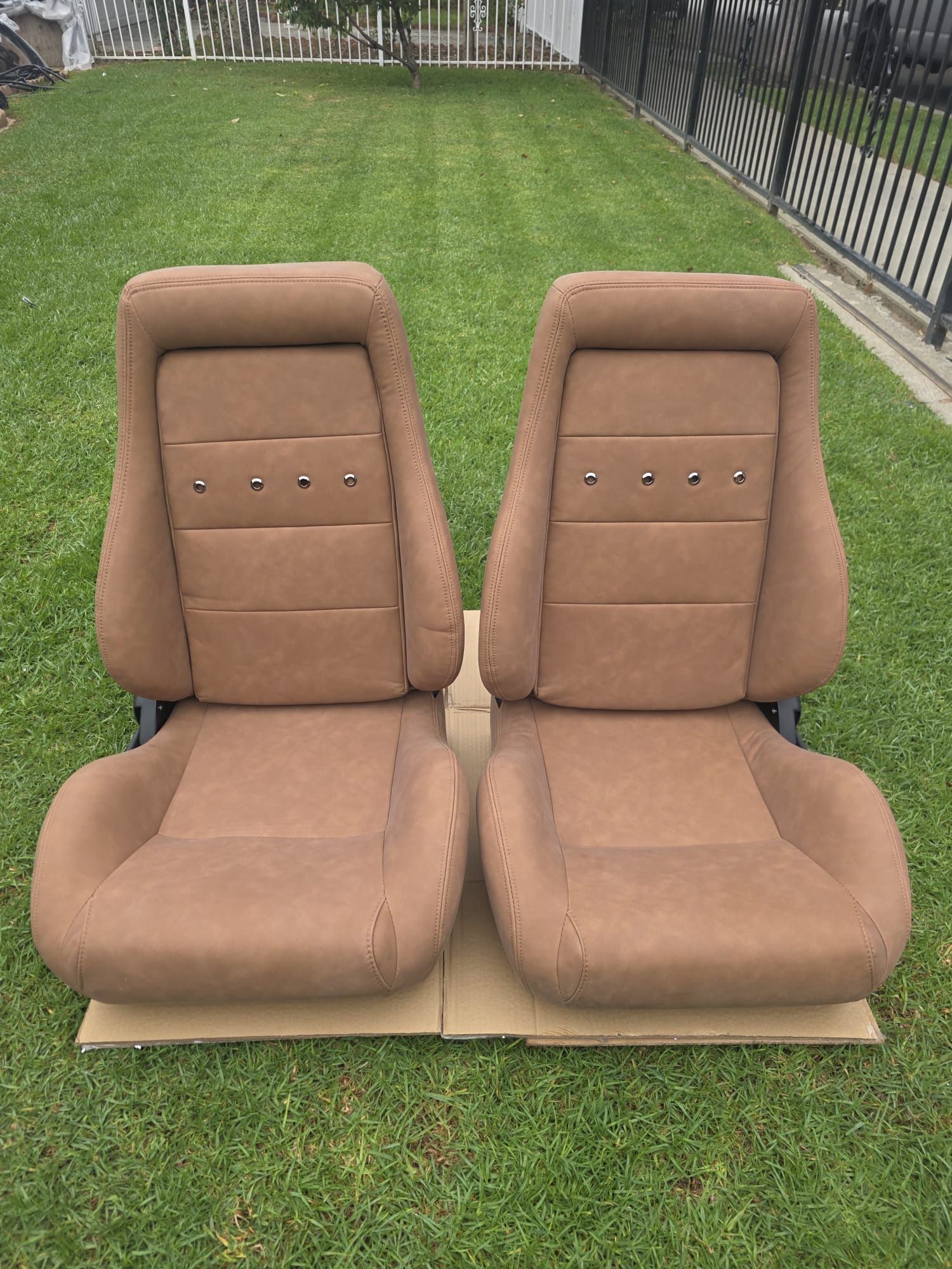 Universal Racing Seats
