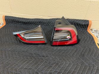 Tesla Model 3 Tail Light 2020-2025, Tesla Model 3 Tailight, Tesla Model Y Tail Light OEM Original Brake Light, passenger side, ORIGINAL, 4 Pin