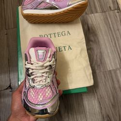 Pink bottega veneta