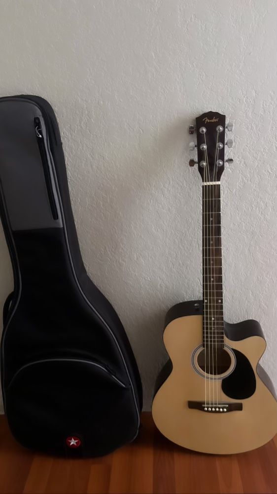 Fender Electric Guitar With Case