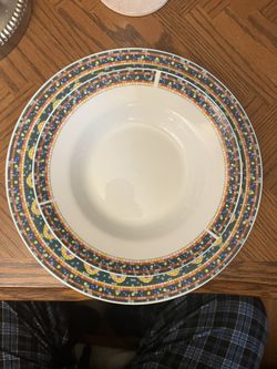 Mosaic by Gabbay DINNER PLATE 10 3/4"  And SOUP PLATE 8”  3 SET Of 2 Plates 