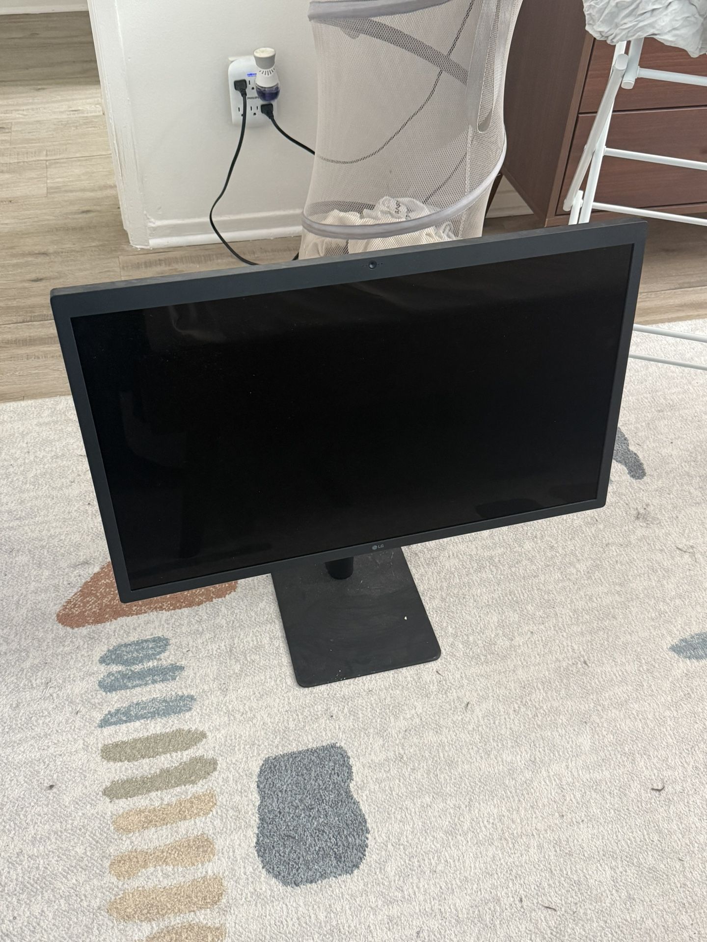 LG Ultrafine 5K 27” Monitor (27MD5KL-B) – Brand New