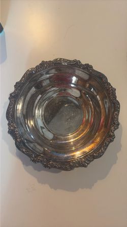 vintage silver-plated shallow bowl  "Old English" pattern (Model #5004) produced by the Poole Silver Company