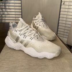 *New* Trae Young 3 Low Basketball Shoes