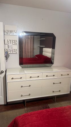 Bedroom set