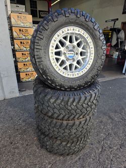 18" KMC rims w/ 33" Nitto Trail Grapplers