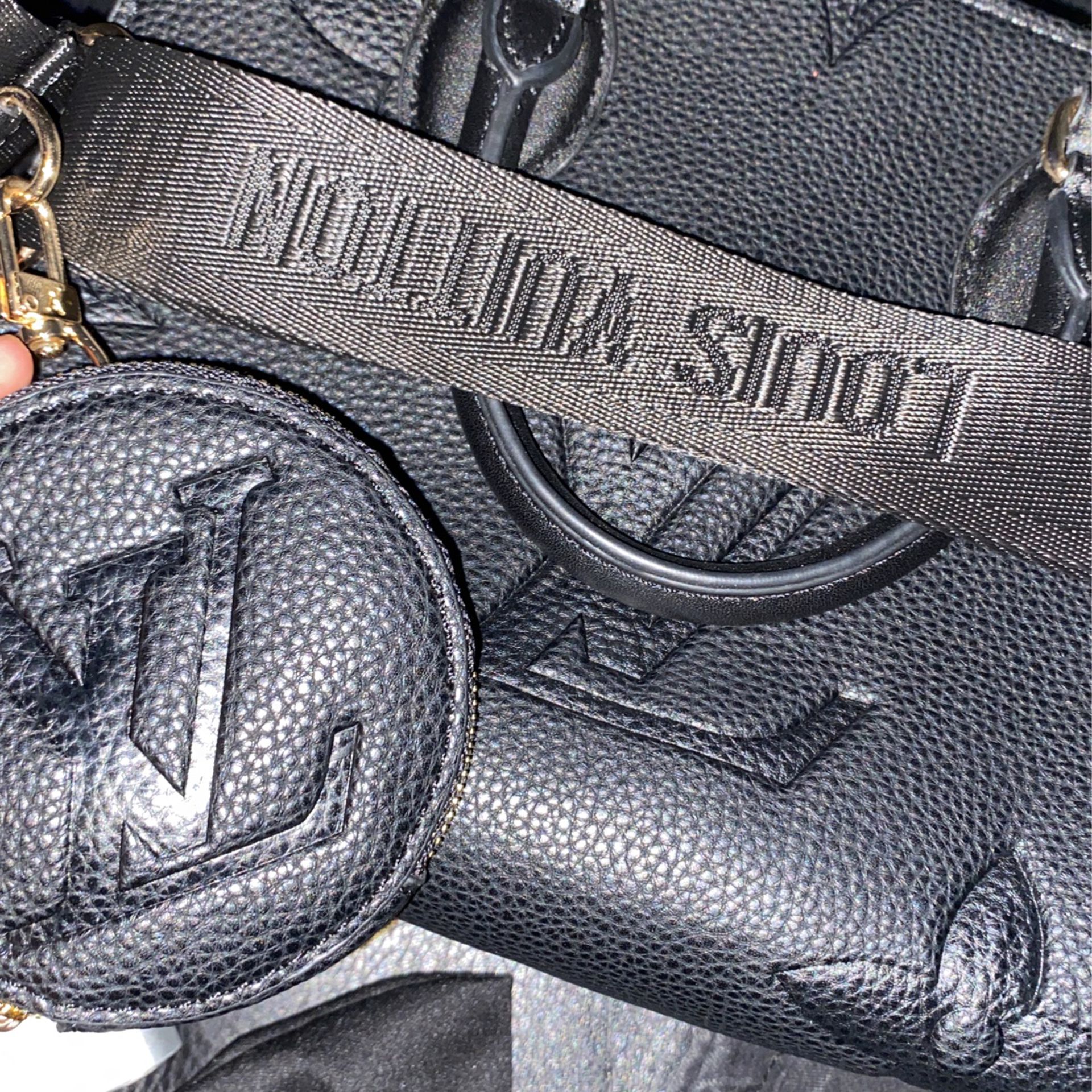 Louis Vuitton Mesh Bag M92287 for Sale in Paradise Valley, AZ - OfferUp
