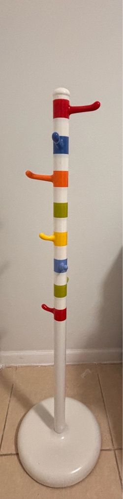 Multicolored Coat Rack | Colgadero de colores