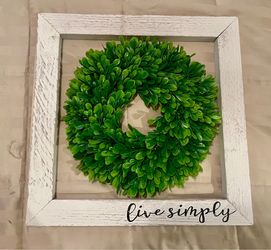 Farmhouse Boxwood Wreath Wall Decor