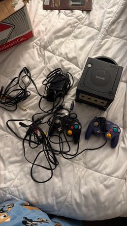 Nintendo GameCube Console with 2 Controllers