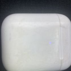 GENTLY USED GEN 2 AIRPODS