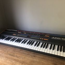 Roland Juno 106 vintage synthesizer keyboard