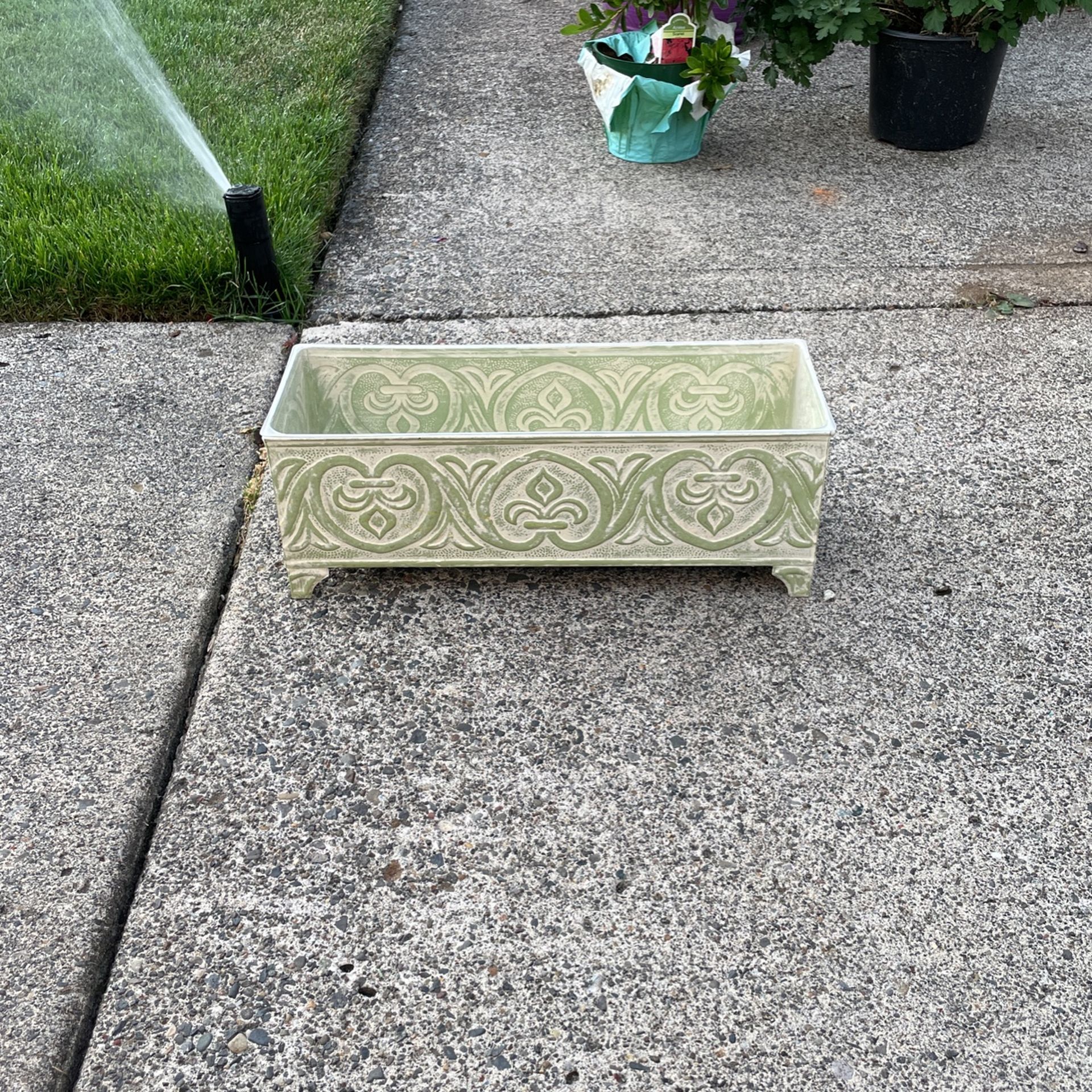 Flower Pot With a Fitted Plastic Liner