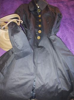 BURBERRY TRENCH COAT