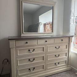 9 Drawer Dresser and Mirror