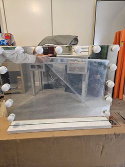 Vanity mirror