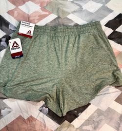 Reebok Relaxed Short – Size Medium