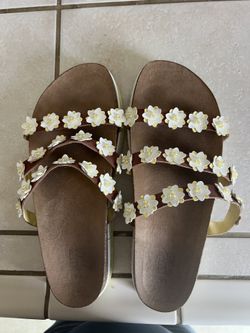 New Size 9 1/2 Candles Women’s