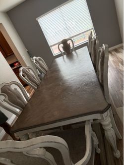 Dinning room table