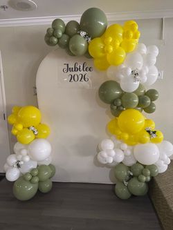 Balloon arch backdrop