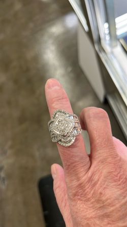 Ladies Diamond Ring