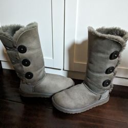 UGG Bailey Button Boots Sz US 5