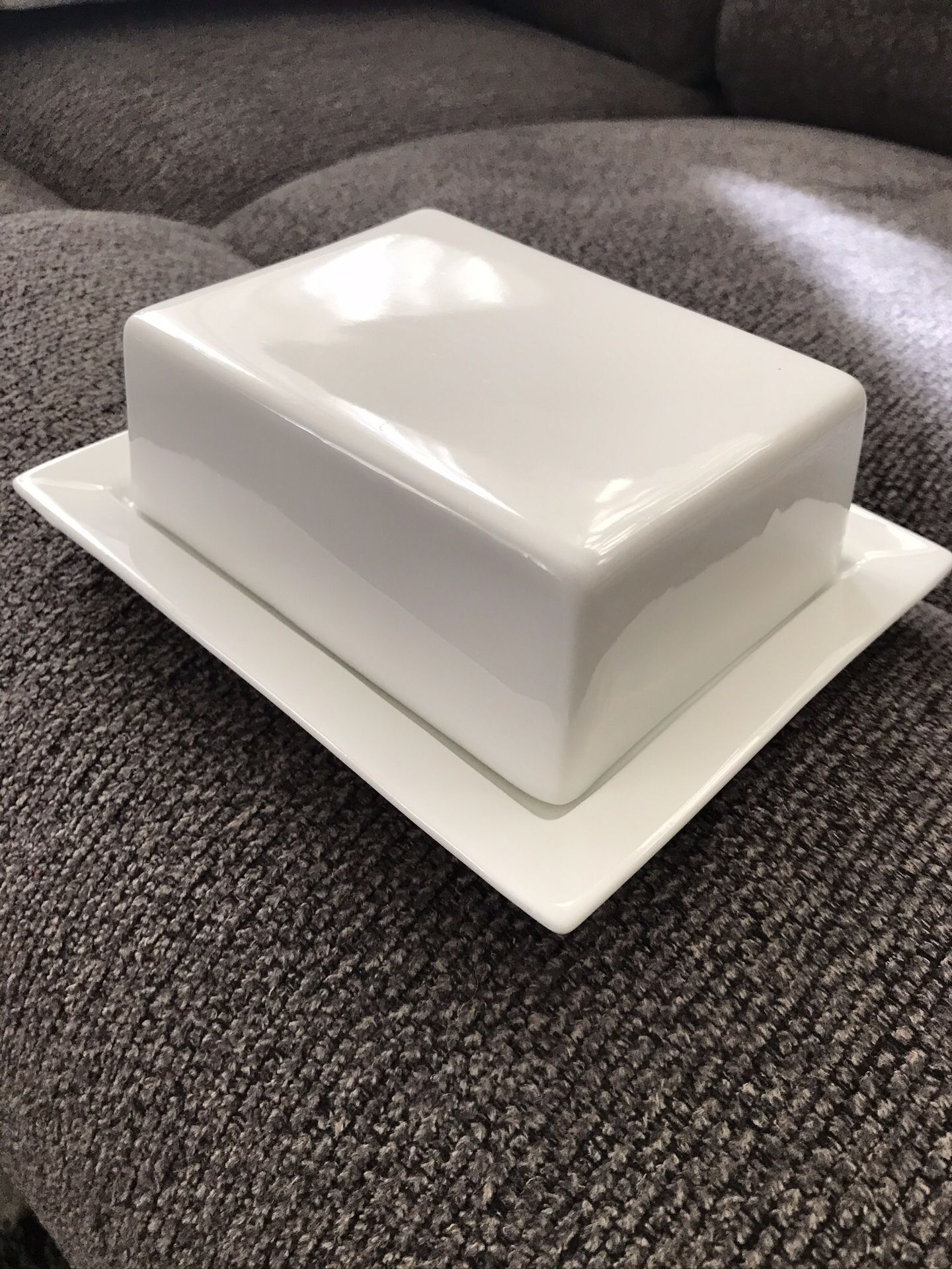 Maxwell Williams Porcelain Butter Dish “White Basics” 2 Piece