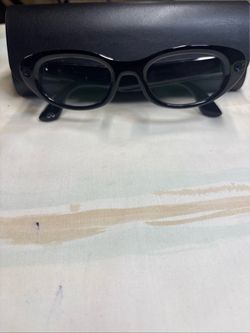 Meta Starfire Kylie Edition AI Smart Glasses Black w/ Charging Case