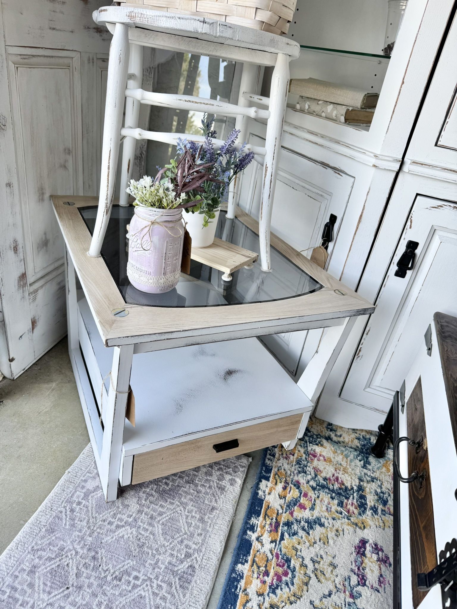Side Table / Accent Table / End Table