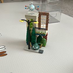 Pokemon City Street Environment - 6 inch Multi-Level Display Set with Two 2 inch Battle Figures