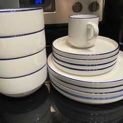 Mainstays 13-Piece Blue Rim Stoneware Dinnerware Set