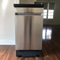 Dishwasher / Modern / General Electric 