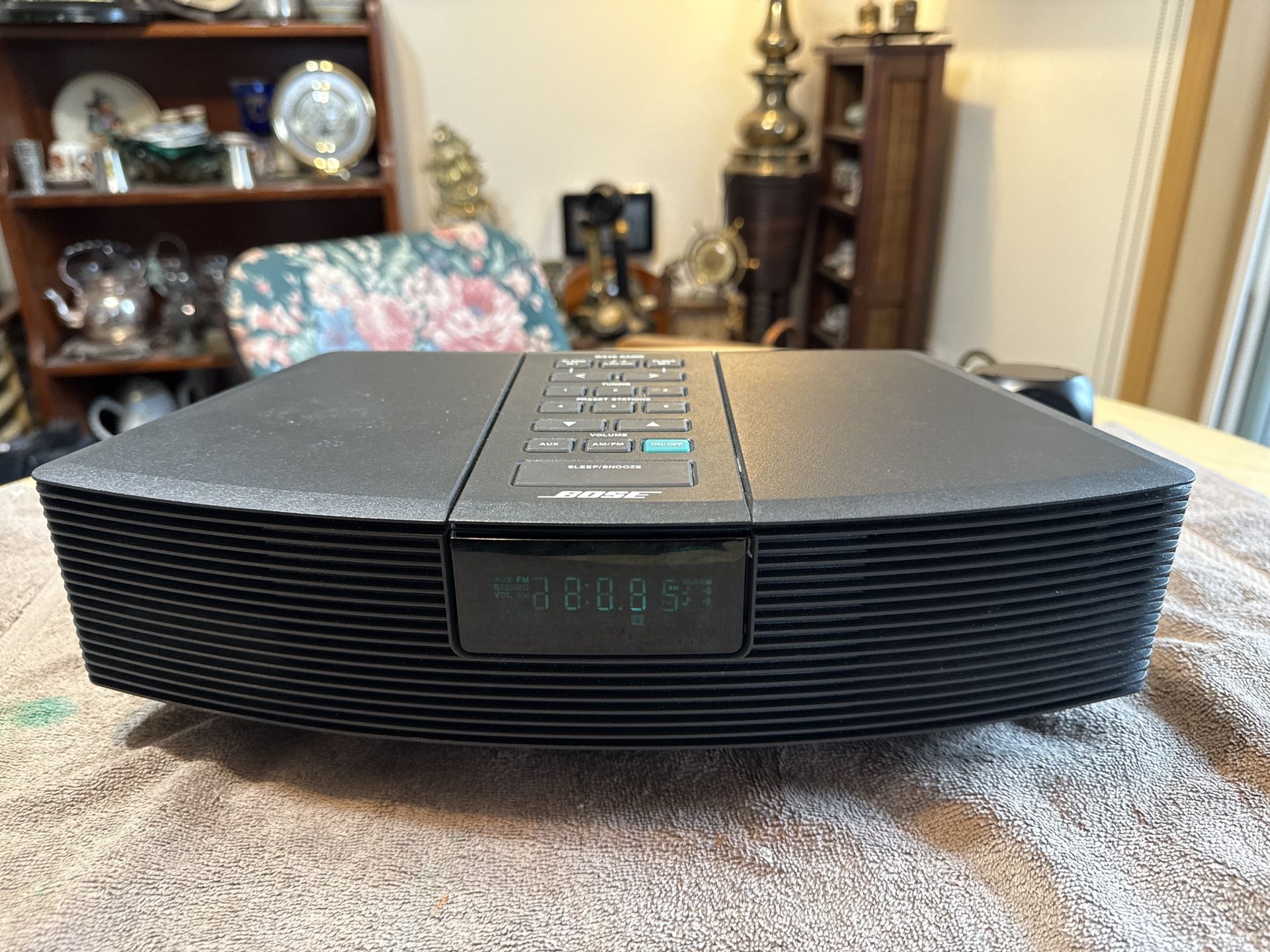 BOSE Wave Radio Model AWR1-1W  AM/FM, Alarm and Aux • Tested & Works • No Remote. A bit dim display 