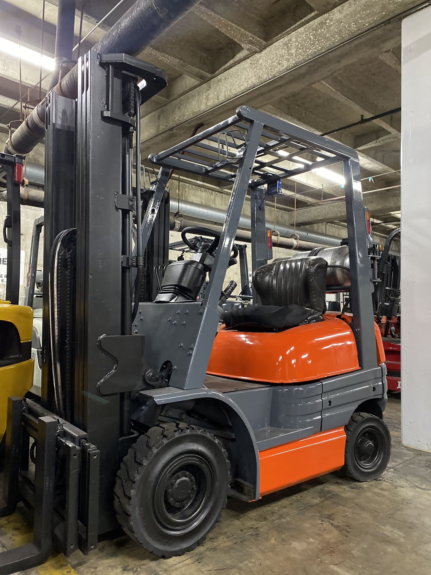 EXCELLENT Toyota forklift for sale LOW HOURS