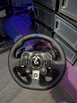 Logitech G923 Racing Wheel and pedals