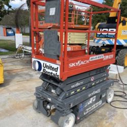 Electric Scissor Lift 19’