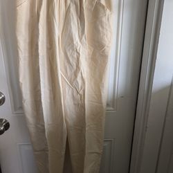 Womens Pants Size Large Waist 29"-34" By Cervelle, Ivory, 100% Cotton, 2 Front Pockets, Zipper, Button, Inseam 29", Inseam 14 1/2".