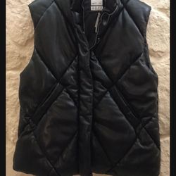 NEW! ABERCOMBIE AND FITCH  FAUX LEATHER MENS VEST SIZE LARGE  