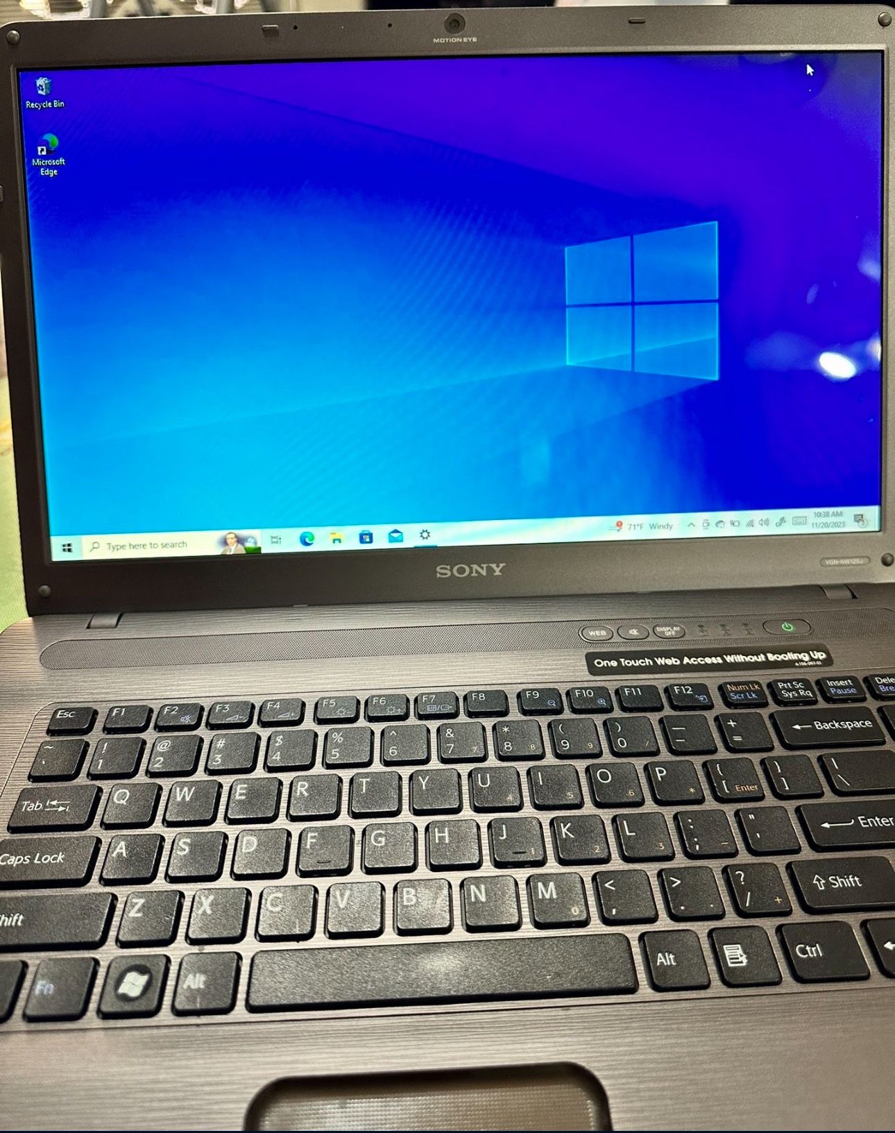 SONY LAPTOP Like New Conditions