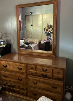 Solid Wood 6-Drawer Dresser with Mirror