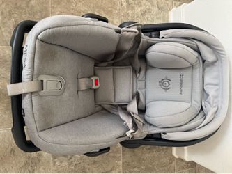 UPPAbaby Mesa V2 Car Seat