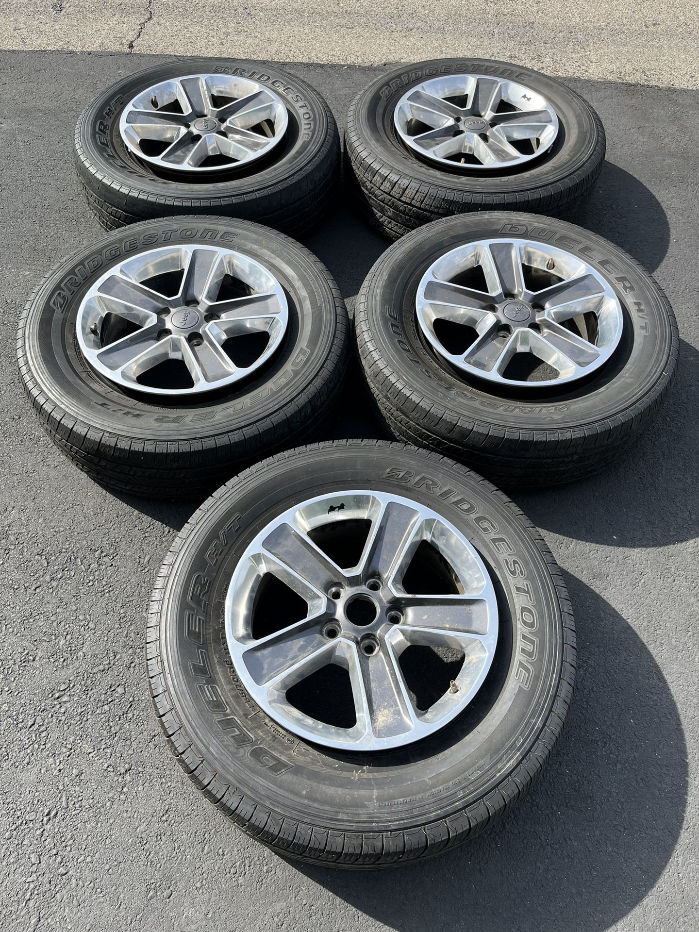  (5) 18” Jeep Wrangler Wheels 255/70R18 Tires