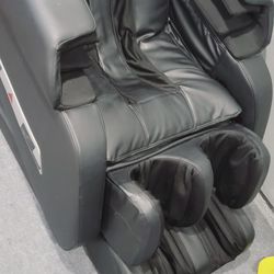 Massage Chair - Like New - FULLY functional 