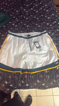 Under Armour Athletic Shorts with Tags - XL