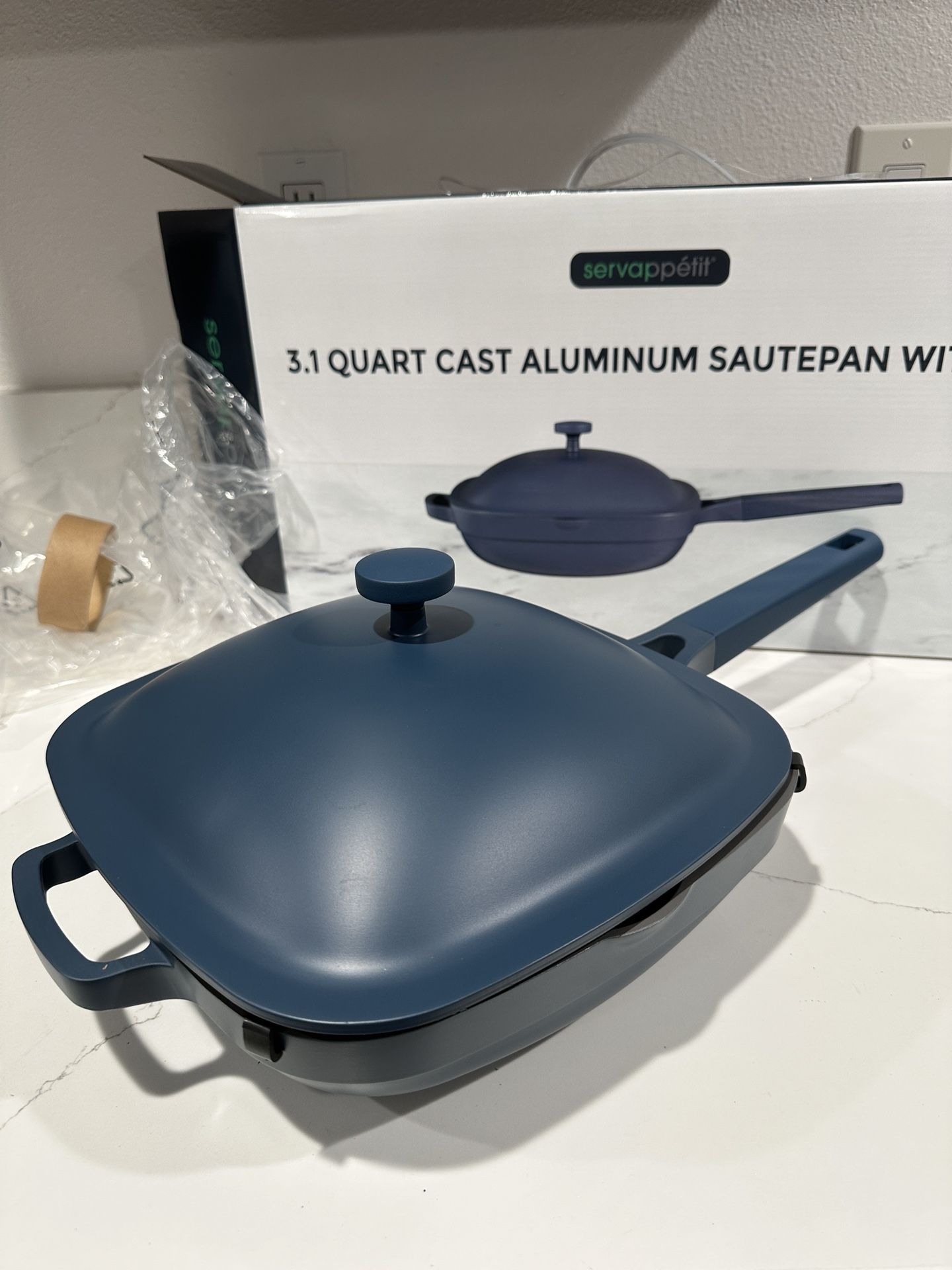Cast Aluminum Saute Pan with Lid - 3.1 Quart