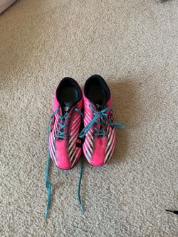 Umbro Cleats size 4.5 youth girls