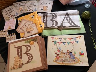 Winnie the Pooh baby shower decor
