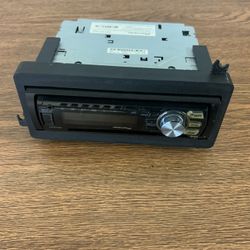 Pioneer DEH-X2710UI Single-DIN Car Stereo with Remote – AUX, USB, CD, and AM/FM