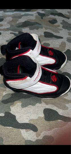 Classic Jordan Retro Toddler Shoes | Black White Red | Youth 9C